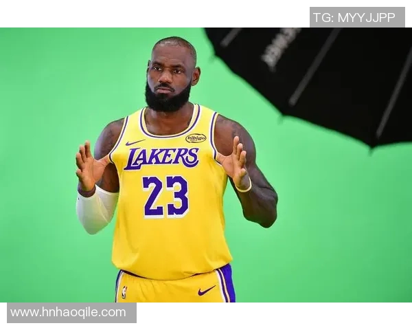 詹姆斯赛季首秀 湖人取得三连胜 詹姆斯赛季首秀 湖人取得三连胜