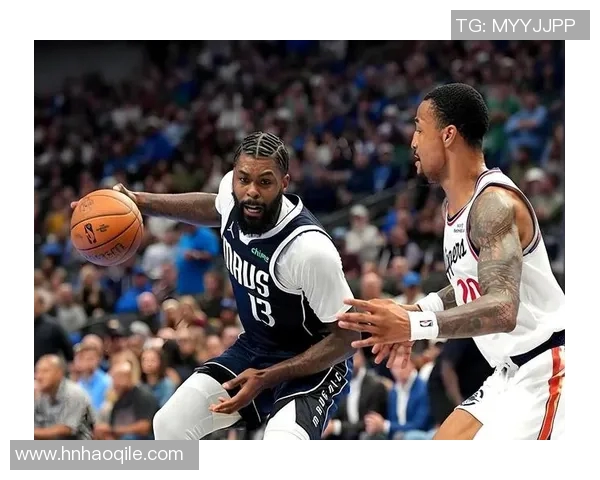 快船独行侠对攻大战悬念迭起，开云双方命中率都在高位